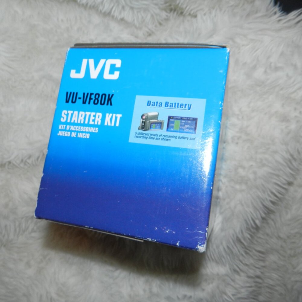JVC STARTER KIT JVC VU-VF80K CARRY CASE, STRAP, BATTERY PACK, Mini DV tape - Picture 11 of 16
